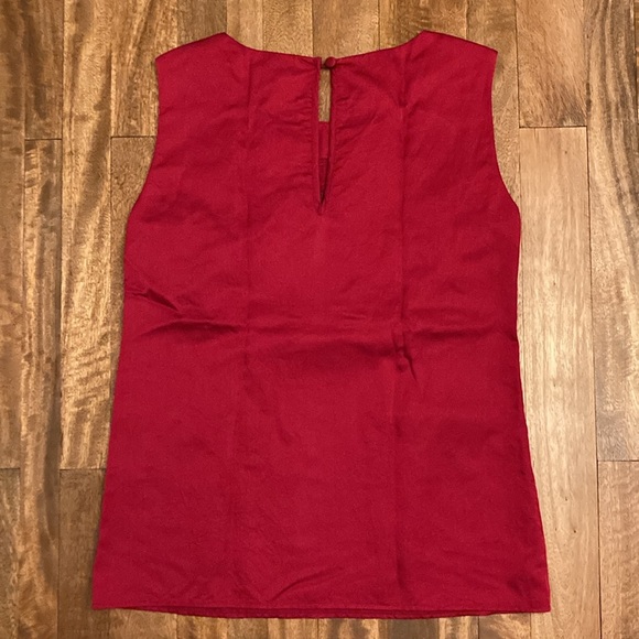 NWOT true red Love Moschino sleeveless blouse with embroidered bow, size US2 - Picture 3 of 8